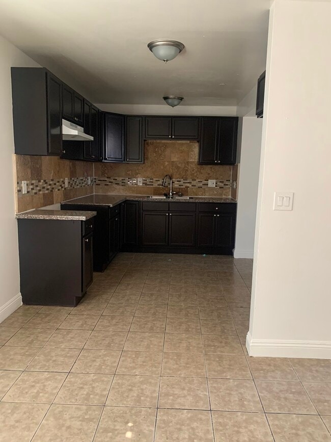 Photo - 599-601 W 62nd St Unit 599