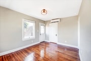 Photo - 3550 Rosecrans St House