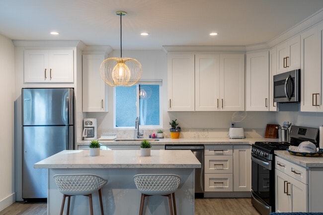 350HA Apt 2 Interior 3 - 350 Hermosa Ave