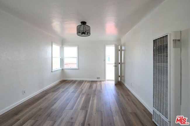 Photo - 4430 W 134th St Unit B