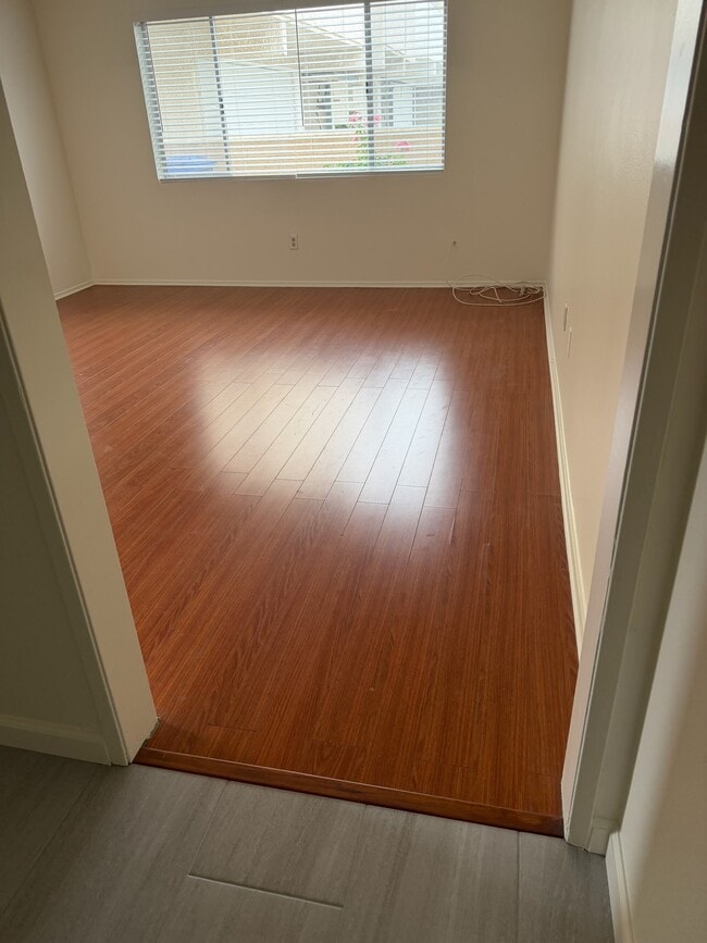 Photo - 2221 Curtis Ave Unit 3