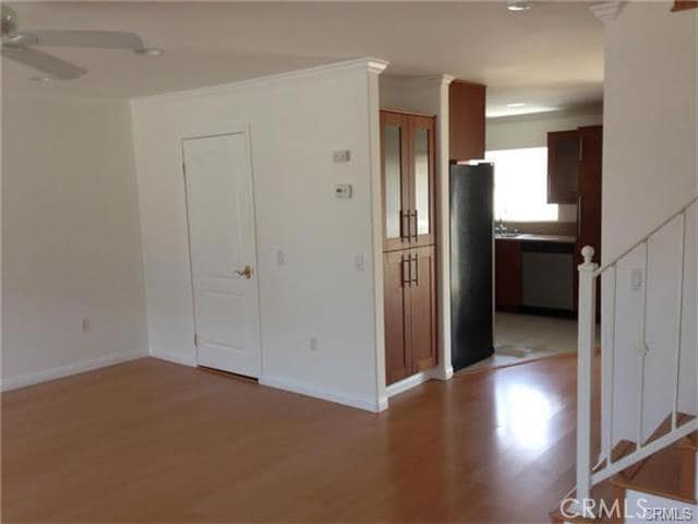 Photo - 1425 W 224th St