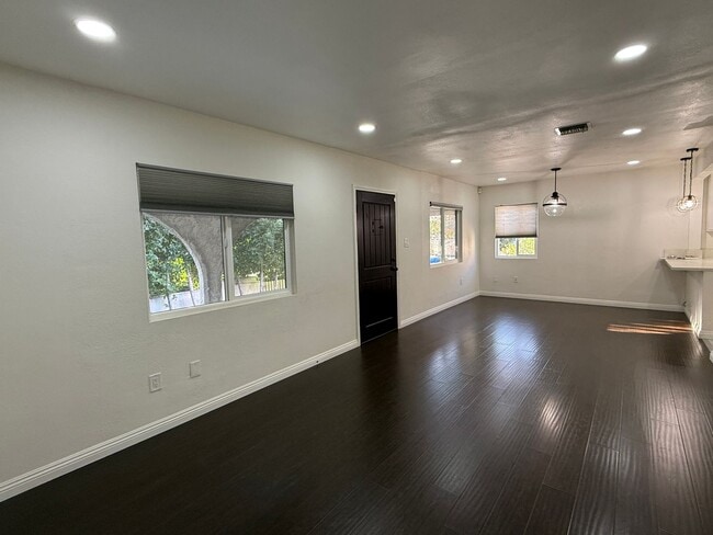 Photo - Amazing 3 Bedroom Home in Glassell Park / Eagle Rock