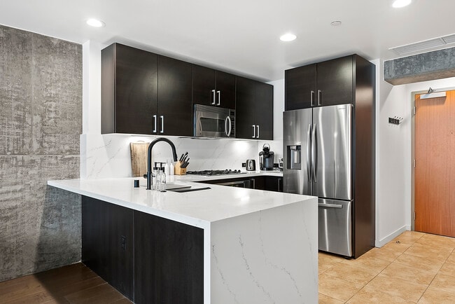 Building Photo - 800 The Mark Ln Unit 803