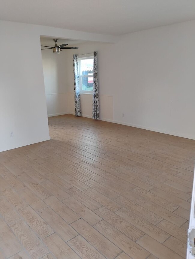 Photo - 18924-18934 Gault Street Unit 18924