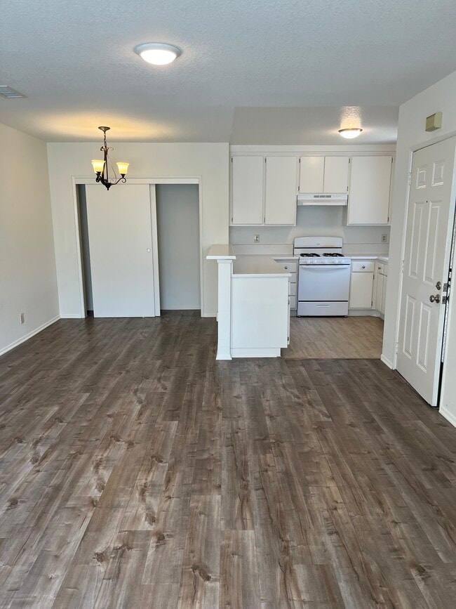 Building Photo - 5429 Troost Ave Unit Troost