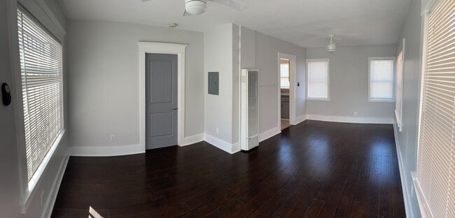 Building Photo - 219 W 7th St Unit 724