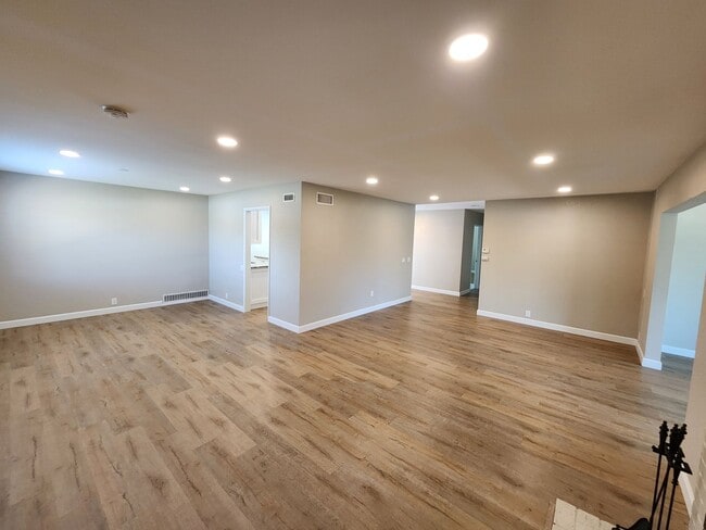 Photo - 16598 Bernardo Oaks Dr