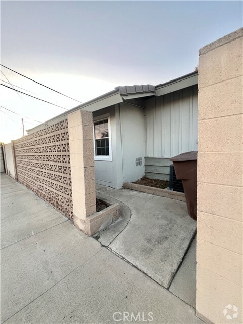 Building Photo - 2083 S Eileen Dr Rental