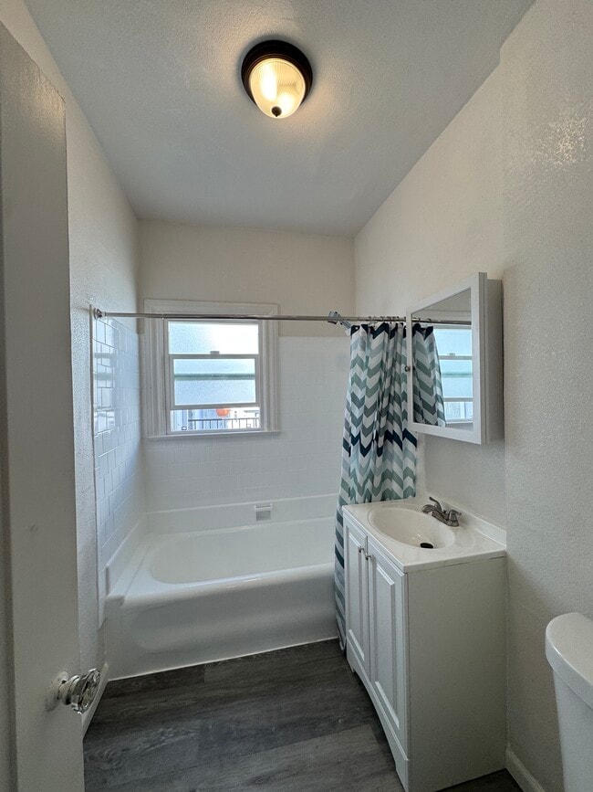 Photo - 4915 San Vicente Blvd Unit upper one bd duplex