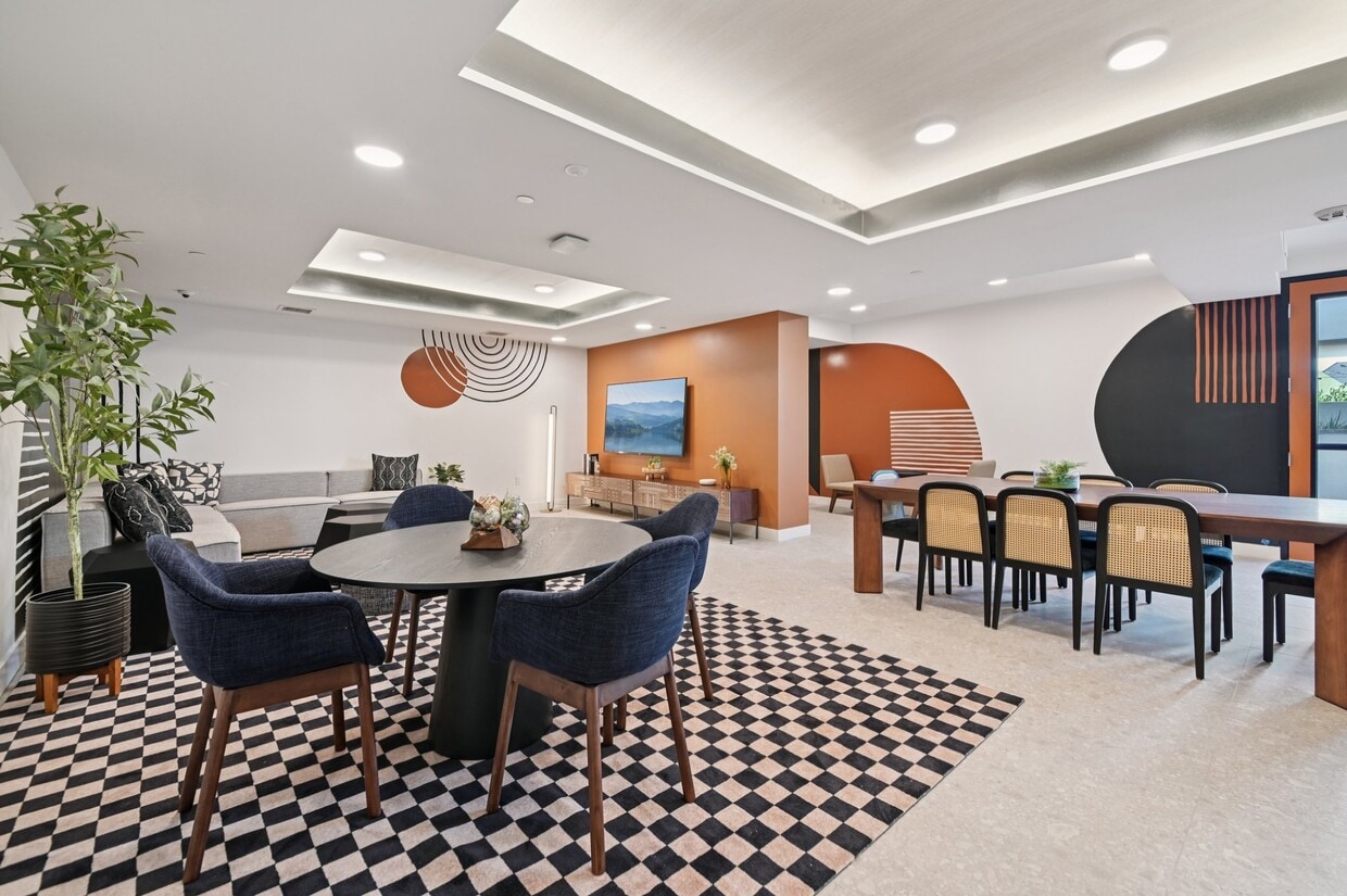 Floor Plan - 2 Bed 1 Bath - 868 sqft