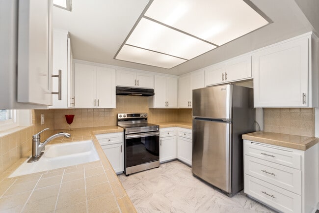 Photo - 1909 Harriman Ln Unit 4