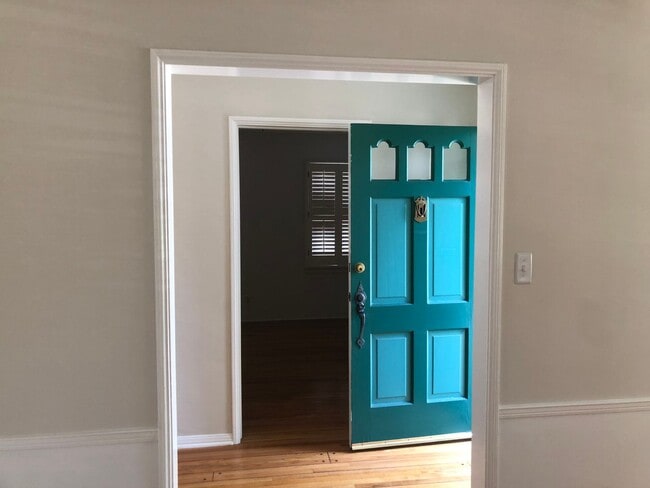 Photo - Beautiful Home near Warner Brothers Studio!