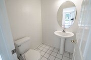 Photo - 4 Bedroom Oaklane Townhome in Santa Clarita!