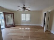 Photo - Raymond Ave 819/821 Unit 821