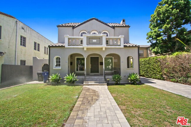 Photo - 807 Croft Ave