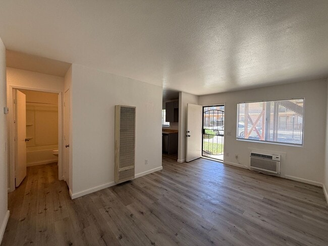 Photo - Palmdale Apartment 2 bedroom Unit 22