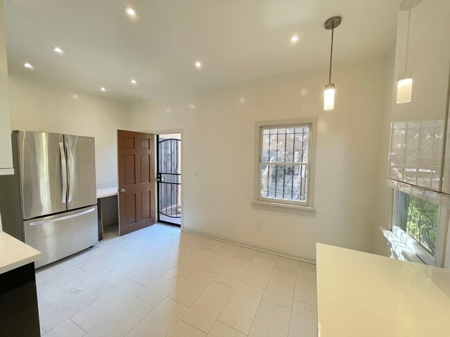 Photo - 1035 Meadowbrook Ave