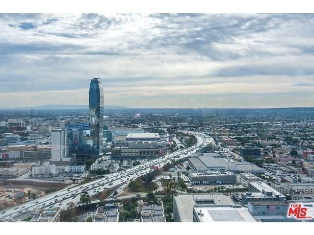 Building Photo - 1100 Wilshire Blvd Unit 2702 Rental
