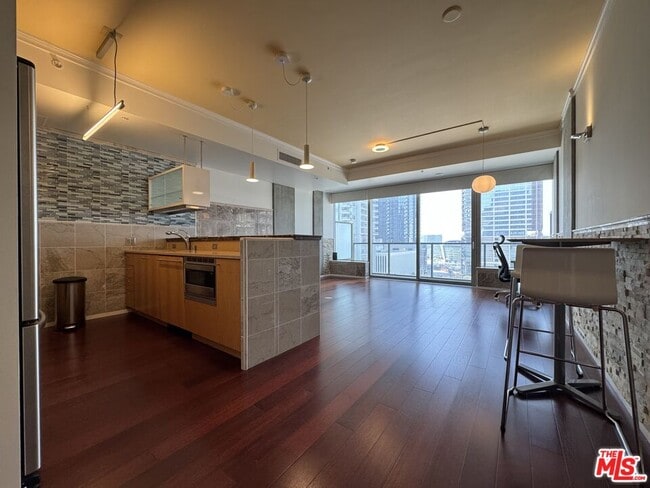 Photo - 1155 S Grand Ave Unit 910