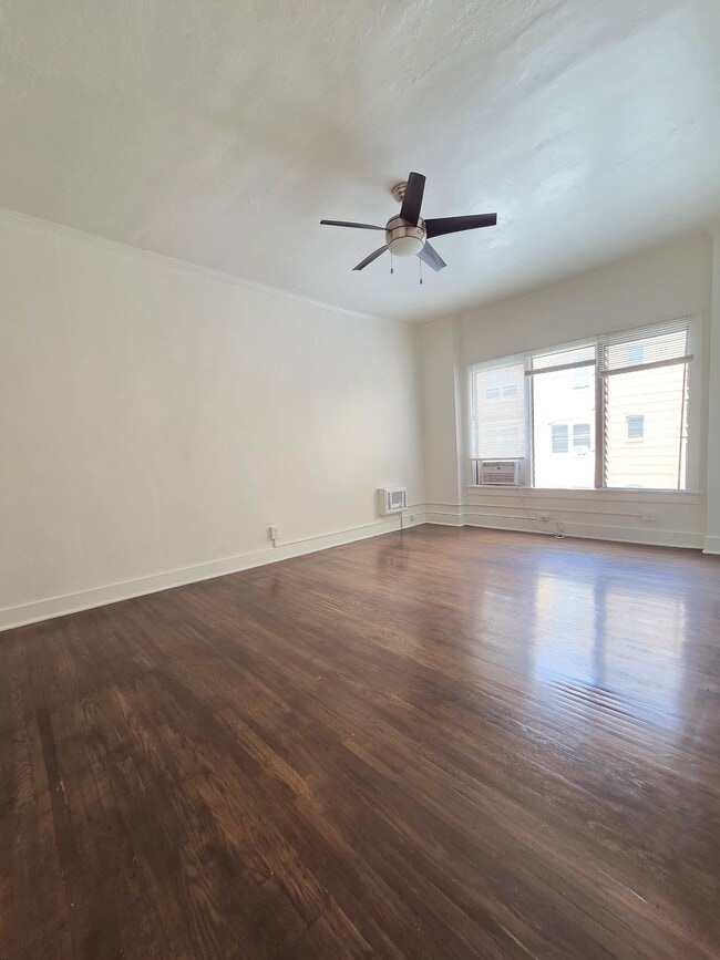 Photo - 1825 Ivar Ave Unit 309