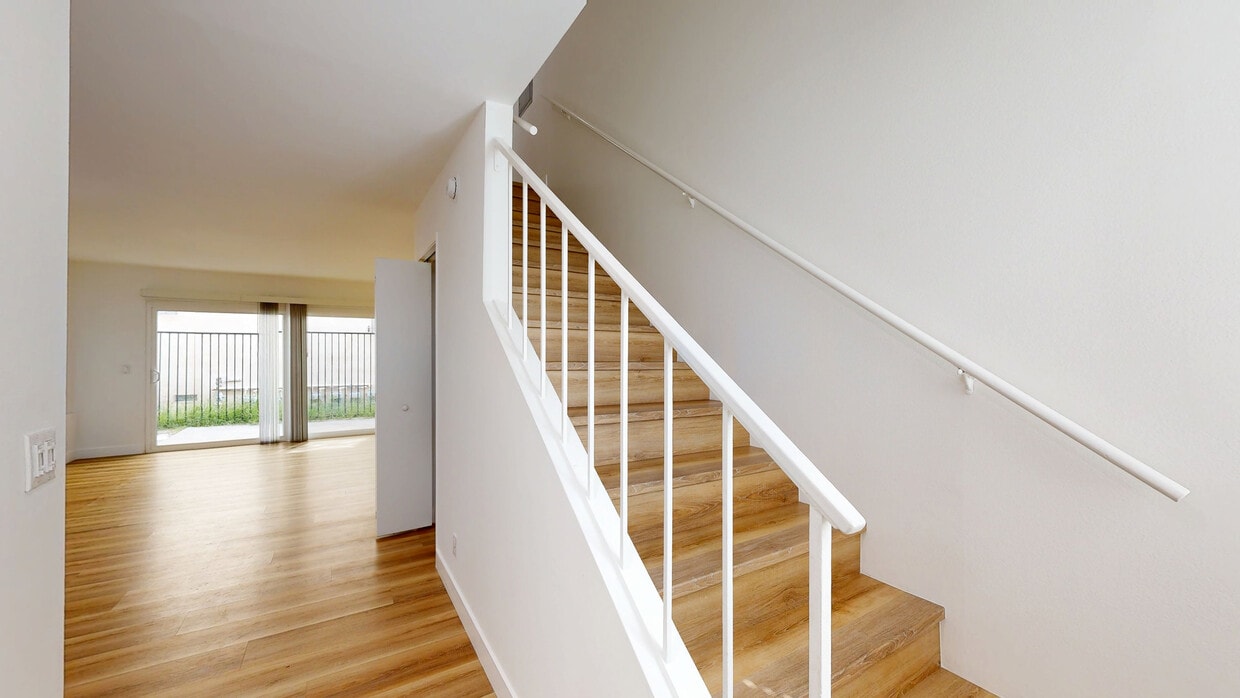 3D Tour - 3630 Midvale Ave