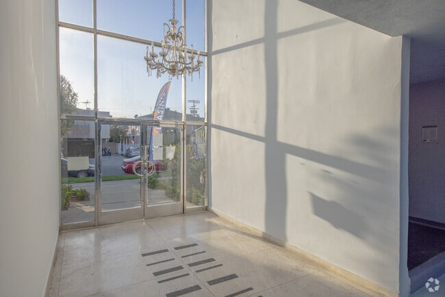 Photo - 1420 S. Bedford Street