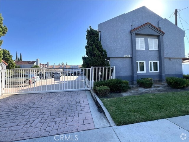 Building Photo - 14030 McClure Ave Unit 211 Rental