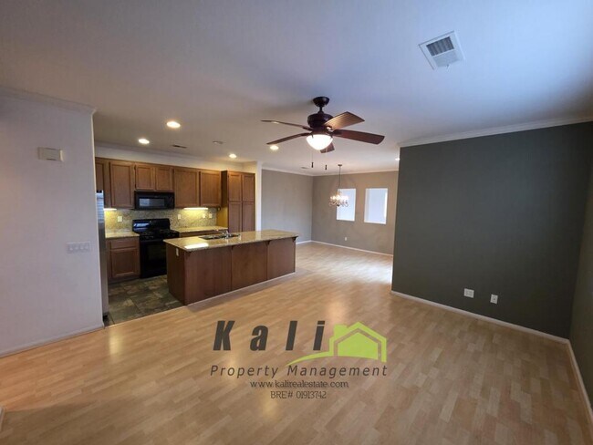 Photo - 2295 Whistling Ln