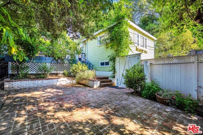 Photo - 8904 Wonderland Ave