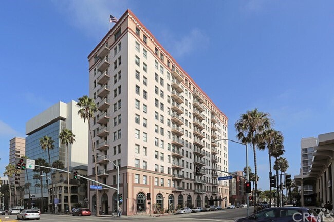 Spacious Studio at the Cooper Arms in the ... - Spacious Studio at the Cooper Arms in the ... Condo Unit 1010