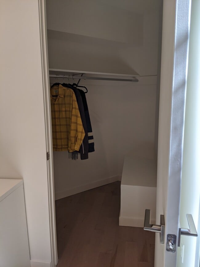 Photo - 654 N Virgil Ave