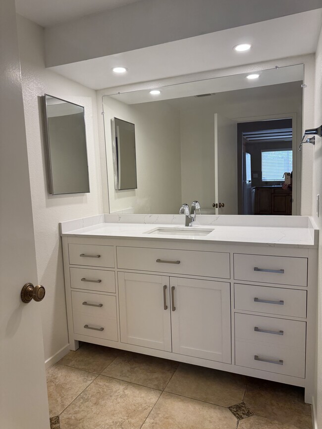 Guest Bathroom - 3882 Radcliffe Ln Unit NA