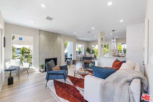 Photo - 8621 Olin St