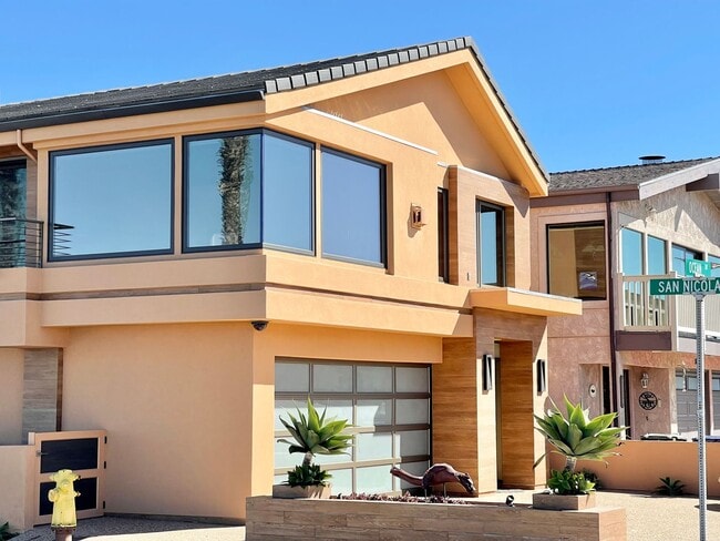 Photo - 2524O- Amazing Waterfront | FURNISHED