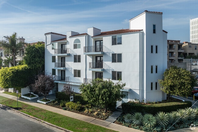 Building Photo - 11675 Darlington Place