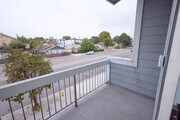 Photo - 14230 Victory Blvd