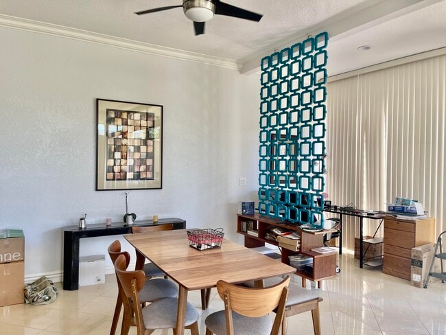 Photo - 715 Sandpiper St