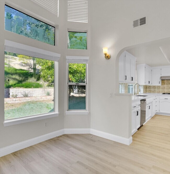 Photo - 8103 Valley Flores Dr