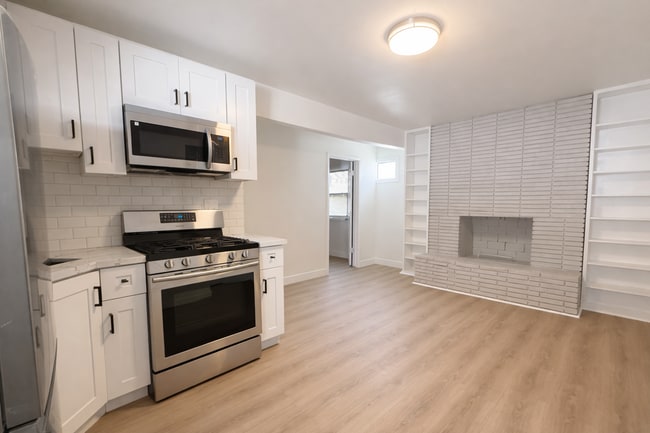 Building Photo - 4944 Coke Ave Unit 2