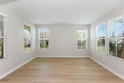Photo - 975 Baylor Dr