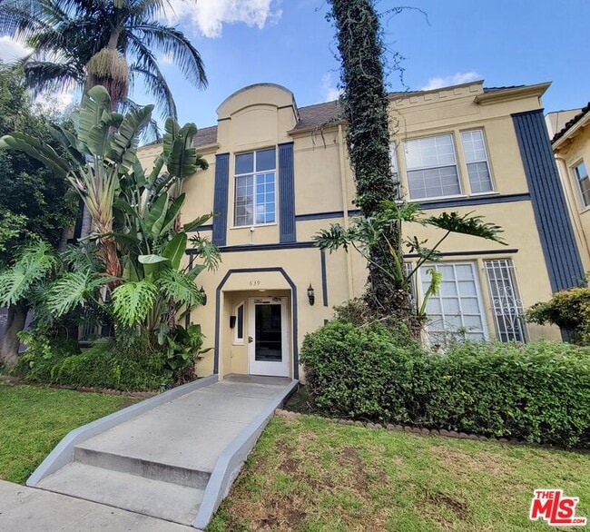 Building Photo - 639 Cochran Ave Unit 202