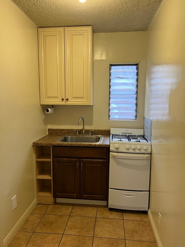 Kitchen - 813 Ride Out Way