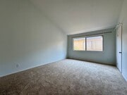 Photo - Light and Bright Townhouse-style condo in ... Unit 3