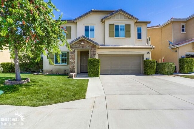 Beautiful 5Bdm 2.5Ba Home with Mountain Vi... - Beautiful 5Bdm 2.5Ba Home with Mountain Vi...