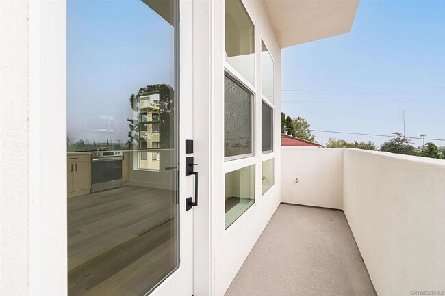 Building Photo - 2945 B St Unit 2947 B. St  3