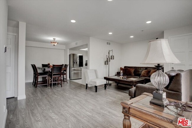 Photo - 108 W Maple St Unit 27