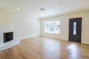 Photo - Amazing 4-bedroom + 3-bathroom house in Ma...