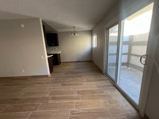 Photo - 14547 Saticoy St Unit 4