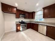 Photo - 1004 S Bruce Ln